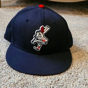 Green Cleveland fitted hat sz 7 3/8